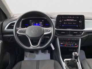 VOLKSWAGEN T-Roc 1.0 TSI Life 9