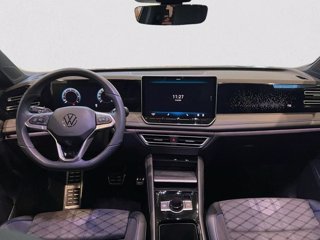 VOLKSWAGEN Tiguan 2.0 TDI 150 CV DSG R-Line Plus 9