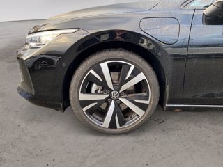 VOLKSWAGEN Golf 1.5 TSI eHybrid DSG Edition Plus 8