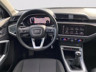 AUDI Q3 35 2.0 tdi business 9