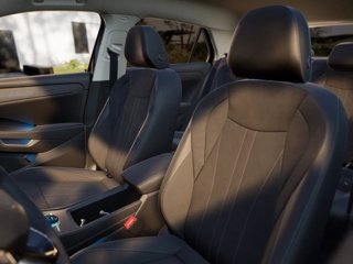 VOLKSWAGEN T-Roc 1.5 eTSI ACT DSG Style 4