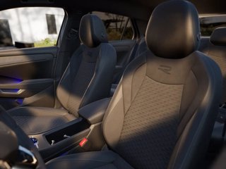VOLKSWAGEN T-Roc 1.5 eTSI ACT 150 CV DSG R-Line 4