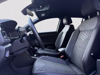 VOLKSWAGEN T-Roc 1.5 TSI ACT DSG R-Line 8