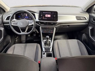 VOLKSWAGEN T-Roc 1.0 TSI Life 9